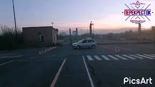 Разворот в ограниченном пространстве