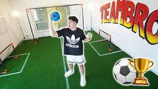 Ich baue einen FUßBALLPLATZ im WOHNZIMMER! ⚽🏆