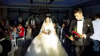 Muhteşem düğün girişi ( gül döktüm yollarına )