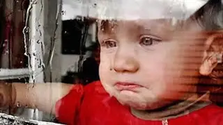 Чу бини ятими сарафканда пеш, Мадех буса бар руйи  фарзанди хеш