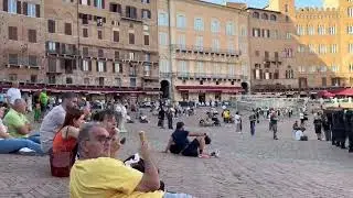 義大利西恩納--貝殼廣場（田野廣場Piazza del Campo）
