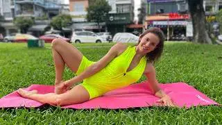 4K | Stretching in the Street | Chebyjane