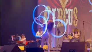 Interlude hula hoop lumineux