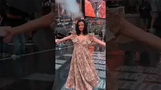 ТАМАРА КУТИДЗЕ С ХИТОМ «ДОКУРЮ И БРОШУ» ￼