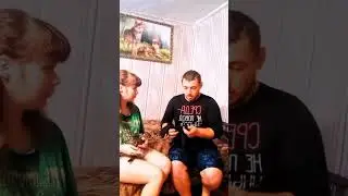 Подписывайтесь каждый день новое видео 🥰 #семейныйюмор #гарипотер #носки #прикол