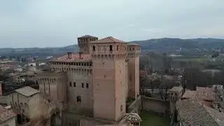 Lascia ch’io pianga. Abbazia e Castelli in Emilia.