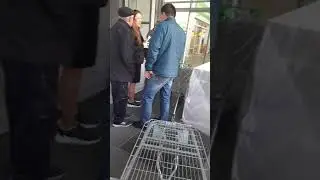 Очередь в Леруа Мерлен, пускают по 5 человек