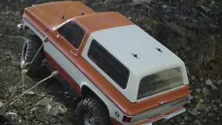 Traxxas TRX-4 Blazer RC Scale Crawler Offroad Action \ Dusty rock crawling