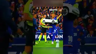Игрушки на футбольном поле?🧸⚽  