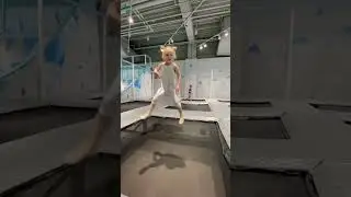 Арина  прыгает