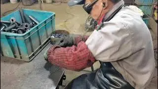 Concrete vibration shaft part welding video