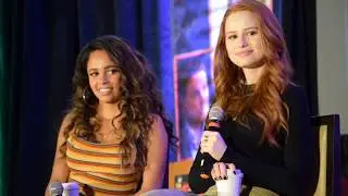 Dallas Riverdale Con 2019 - Vanessa Morgan & Madelaine Petsch Gold Part 2/2
