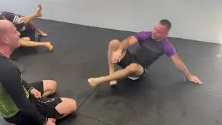 Live Brazilian Jiu Jitsu  No Gi Rolling - Frank (Purple Belt) Vs. Dan (Purple Belt)