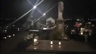 Cmentarz w Ruszczy późną  nocą
