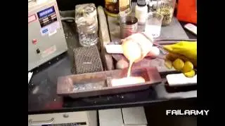 Прикольная нарезка видео роликов на тему неудачных падений и всяких невезух...