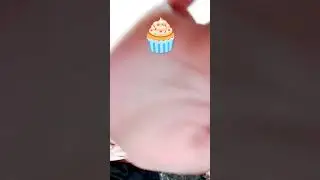 eating cupcake 😋🧁
