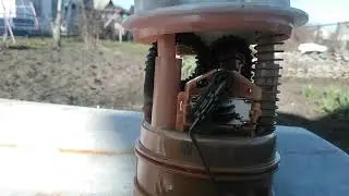 How to easily open the fuel pump cover on a Renault Logan