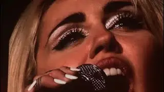 Miley Cyrus - Wrecking Ball (LIVE - Bogotá, Colombia - 03/21/2022)