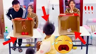 父子俩实在是可恶！欺骗妈妈家里有百宝箱，没想到把妈妈坑的分文不剩#搞笑#爆笑#家庭#funny【可爱小甜甜】