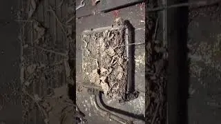 Негреет печка.