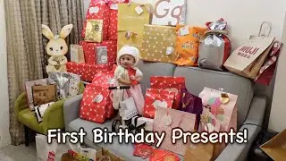 UNWRAPPING BIRTHDAY PRESENTS WITH LILY