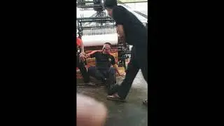Video Lucu Ngerjain Kawan Kerja Pakai Jebakan