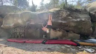 Fontainebleau - Gorges du Houx Oiseaux de Proie - Coralie dans Bicarburation (8A)