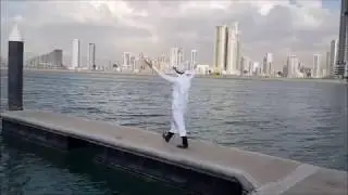 ШЕЙХ ИЗ ДУБАЯ ТАНЦУЕТ ЛЕЗГИНКУ