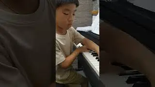Fountain​ in​ the​ rain​ Davin​ Piano​ Class