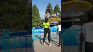 Катаемся в парке!!! 1 часть 😻😁