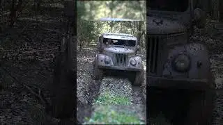 Трактор и ГАЗ-69 на бездорожье #Shorts