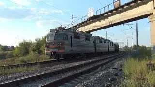 Электровоз ВЛ80С-1899/1943 с грузовым поездом