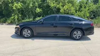 Kia K5 in black .. whats your trunk opinion!