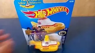 hot wheels the beatles yellow submarine