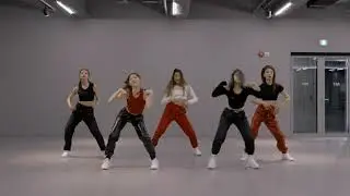 ITZY 'WANNABE' DANCE MIRROR