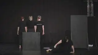 Что же они делают с детьми, в своих театрах!