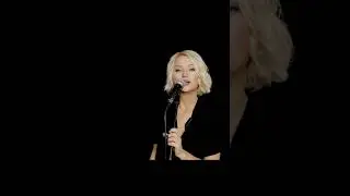 Girl can’t help it 👱‍♀️ - 