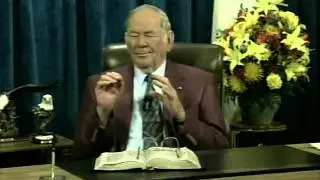 Zechariah 4 4 to 5 3