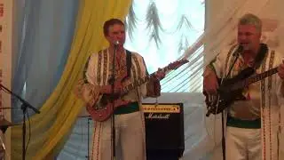 НЕЗВИЧАЙНЕ ВИКОНАННЯ УКРАЇНСЬКОЇ НАРОДНОЇ ПІСНІ "ЧЕРЕЗ РІЧЕНЬКУ"      Анс. "Фобус"