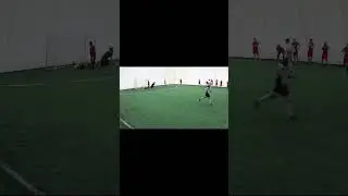 Кипер соперника очень не доволен игрой своих одноклубников #shorts  #football
