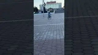 Когда очень рад, что научился в 35 ездить на велосипеде 😅 но катаешься до сих пор так себе