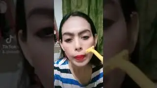 mencukur kumis