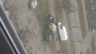 💥СРОЧНО💥 ВСУ открывает огонь по своим. Танк раздавил гражданскую машину! 