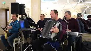 Веселые ребята. Днем и ночью