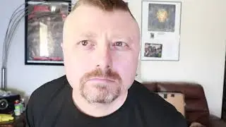 Последняя гитарная распаковка..в старом доме.