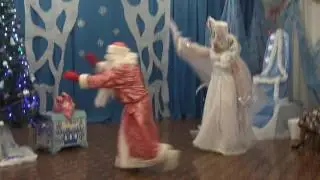 Самый продвинутый дед мороз на детском утреннике!
