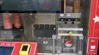 Robot izdeluje medeni sladoled