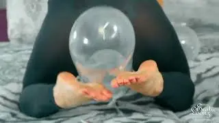 Exotic Loonz Barefeet play pop