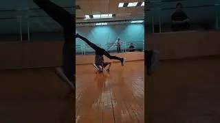 Bgirl Vika #breakdance #breaking #breakdancevideo #breakdanceschool #headspin