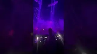 The crowd can’t get enough of ‘Not Coming Down’ 😈 